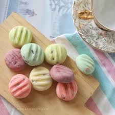 Resepi biskut yang diadaptasi dari che anna olson tapi telah diolah untuk memenuhi citarasa biskut untuk hidangan pada hari. Mamadee S Kitchen German Butter Cookies