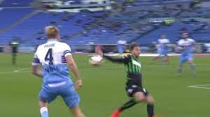 May 23, 2021 · raddoppia il sassuolo su calcio di rigore e lo fa con il suo specialista di ritorno dagli undici metri, domenico berardi, che incrocia con il mancino. Lazio Sassuolo E Juve Milan I Due Falli Di Mano Sono Simili Ma Alla Lazio E Concesso Il Rigore Al Milan No Corriere Tv