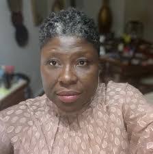 Leslie Vines's Instagram, Twitter & Facebook