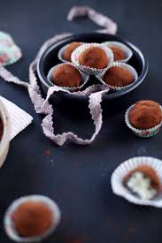 Truffes Surprise Bounty Chefnini Recette Truffe Boule De Noix De Coco Delicieux Chocolat