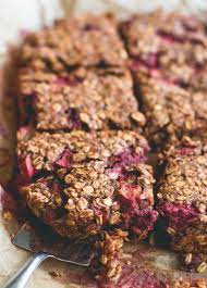 Strawberry Rhubarb Breakfast Oat Bars The Healthful Ideas Oat Bars Oats Breakfast Strawberry Rhubarb