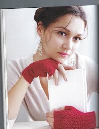 Knitting Book: Wendy Knits Lace. This is a New Book.