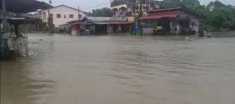 Kereta jatuh sungai di terengganu. Banjir Terengganu Kelantan Makin Buruk Jumlah Mangsa Naik Kepada 7 000 Mykmu Net