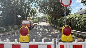 Vintage Grooming Shower - Locker Room Wank Footage