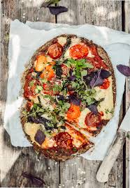 Bereit Fur Die Grunste Pizza Der Welt Pizzateig Aus Brokkoli Mit Sommerlich Saisonalen Toppings Vegan Glutenfrei Justine Kept Calm Went Vegan Rezept Rezepte Abendessen Rezepte Weihnachtsessen Rezepte