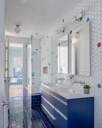 You can mix and match each shade with the others to create a stylish bathroom decoration. 35 Beautiful Blue Primary Bathroom Ideas Photos Home Stratosphere