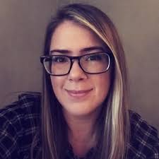 Elise Pennington's Instagram, Twitter & Facebook