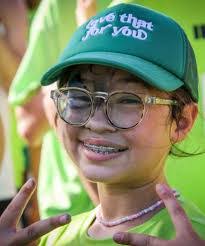 Cara Grooms's Instagram, Twitter & Facebook