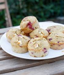 Muffins A La Banane Framboise Et Chocolat Blanc Muffins A La Banane Recette A Base De Banane Chocolat Blanc