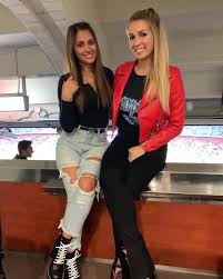 El 18 de maig, fa dues setmanes, va ser l'última vegada que la guapa argentina va donar vida a les seves xarxes socials. Bestsport Antonela Roccuzzo And Sofia Balbi Watching The La