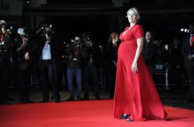 An assistant approached for food orders. Kate Winslet Im September Beim Toronto International Film Festival Die Schauspielerin Die Durch Titanic Beruhmt Wurde Feiert Am 5 Oktober Ihren 40 Geburtstag Stuttgarter Zeitung