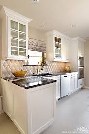 3 Best Kitchen Sink Window Treatments