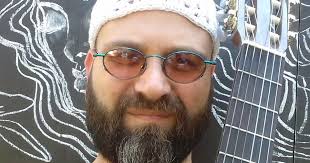 Pela porta dos fundos (Por Gustavo Conde)