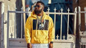 Latest cassper nyovest songs, videos, & articles. Cassper Nyovest Comes Back With A Banging New Video For Gets Getsa 2 0