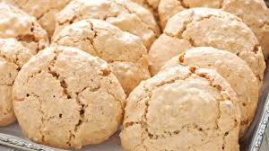 Brutti e buoni, bruttiebuoni, brutti ma buoni, bruttimabuoni, brutti, buoni, dolci con mandorle e nocciole, gavirate, varese, pasticceria, pasticcerie gavirate, pasticceria varese, torte, pasticcini e banchetti o catering a gavirate e varese, feste di compleanno, matrimonio, confetti e bomboniere varese e gavirate, dolci tipici o dolce tipico, pasticceria veniani La Ricetta Per Fare I Brutti Ma Buoni I Dolci Biscotti Con Le Nocciole Ultime Notizie Flash