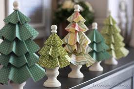 Membuat pohon natal dari botol bekas plastik aqua atau botol wine kaca misalnya kini . 8 Ide Hiasan Dekorasi Natal Dari Barang Bekas Blog Qhomemart