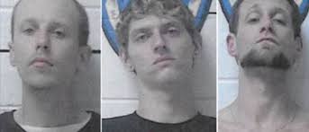 Authorities search for 3 men who escaped Tennessee jail