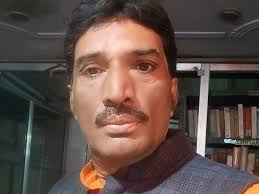 Hindu Mahasabha came out in favor of Delhi SI Manoj Tomar.Ayodhya. Delhi.  Hindu Mahasabha. Manisha Pandey