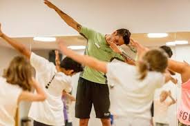 Recientes estudios ponen de manifiesto que las niñas y los niños que han desarrollado una activa. Fornite Y Clash Royale En Clase Asi Se Lleva El Juego Del Que Todos Los Alumnos Hablan A Educacion