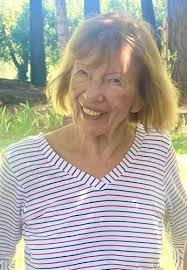 Donna Lea's Instagram, Twitter & Facebook