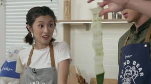 美食極營 - 鑊仔冬蔭功三文魚意粉  青醬鯖魚配意大利青瓜麵