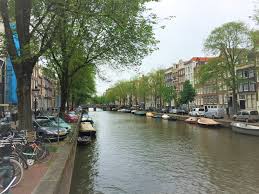 A melhor forma de ver amsterdam é através de uma das excursões pelos canais. Pin On Amsterdam Holanda