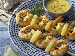 Garnelen Ananas Spiesse Mit Kokosdip Rezept Rezepte Spiesse Lebensmittel Essen