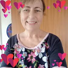 Should I keep or recreate the original hall wallpaper?