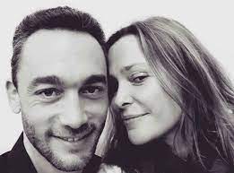 Je rentrais du boulot, il était alcoolisé. Epingle Sur People Celebrites