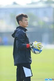 Bùi tiến dũng là cầu thủ bóng đá chuyên nghiệp đang thi đấu trong màu áo flc thanh hóa tại v.league 1. Thá»§ Mon Bui Tiáº¿n DÅ©ng