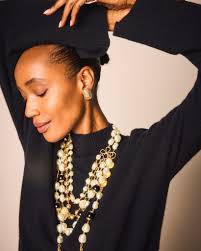 Tis the season to wear as much red as your ❤️ desires. Click here to shop:  http://spr.ly/61851u66R Beautifully Seaside