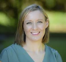 Michelle Lasky's Instagram, Twitter & Facebook