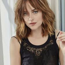 Nos idées de coupes et coiffures pour visage rond. Coupe De Cheveux Femme 30 Ans Quelle Coupe De Cheveux Adopter A 30 Ans