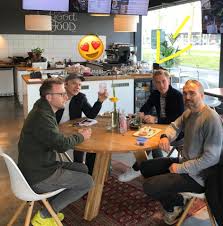 Van der vorst ziet sterren werd rooijakkers over de vloer. Foodies Go Fresh Art Rooijakkers Was Bij Foodies Voor De Lunch Over De Vloer Wanneer Kom Jij Facebook