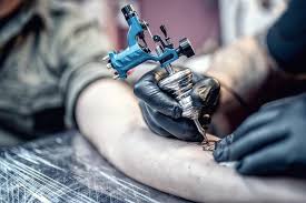 Hướng dẫn chăm sóc hình xăm an toàn | Vinmec