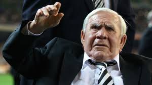 Former Collingwood captain and club legend Lou Richards dead at 94