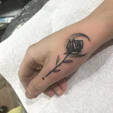 Nice Little Rose On Shannonmooreexx Thumb Thumb Tattoos Little Rose Tattoos Thumb Tattoos Women