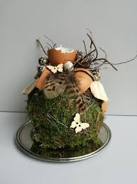 Frisch Gebundene Mooskugel Mit Naturmaterialien Dekoriert Ostern Kreativ Pinterest Easter Spring Crafts And Holiday Christmas Boxes Decoration Easter Diy Easter Crafts