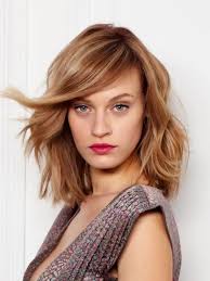 3:42 beauthuy 86 254 просмотра. Idee Coiffure Frange Sur Le Cote Couleur De Cheveux Chatain Fonce Avec Meches Blondes Et Madame Tn Magazine Feminin Numero 1 Mode Beaute Shopping Lifestyle