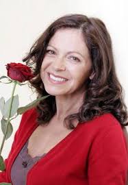 Schauspielerin Angela Roy (GER) mit einer Rose anlässlich eines  Pressetermins zur ARD-Fernsehserie