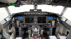 The chevroned rear of the nacelle, like the boeing 787, ensures a smooth laminar airflow over the engine casing. What Went Wrong Inside Boeing S Cockpit