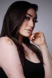 Nicole Maillet's Instagram, Twitter & Facebook