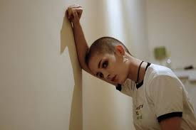 Bald Girl Tumblr Girls With Shaved Heads Bald Girl Teenage Girl Haircuts
