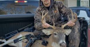 Of course you can tell a buck track from a doe track by the dew claws. 20 Lesser Known Whitetail Deer Facts Trivia For Hunters