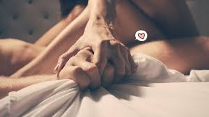 Hubungan seksual adalah salah satu faktor yg membuat kehidupan pernikahan kian harmonis. 9 Posisi Sex Yang Nikmat Untuk Suami Istri Akurat News