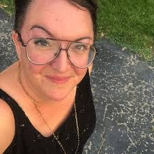 Lori Crabtree's Instagram, Twitter & Facebook