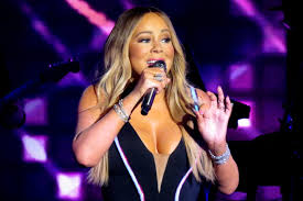 Mariah carey was born in long island, new york on march 27, 1969. Mariah Carey Net Worth How Rich Is Music Queen