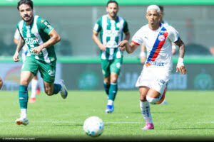 Bahia vacila, empata com a Chapecoense em jogo animado e chega &agrave; quinta igualdade seguida