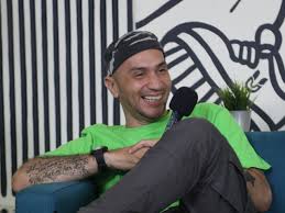 Sementara sang istri, richa novisha yang dihubungi awak media belum dapat berkomentar ihwal kondisi gary iskak. Gary Iskak Dikabarkan Sakit Kanker Hati Istri Dia Sudah Mulai Membaik Kumparan Com