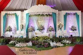 Karonsih timur ii no.426 ngalian semarang barat telp. Set Dekorasi Pelaminan Model Gebyok Ukir Modern Dekorasi Pengantin